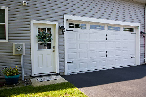 24/7 Emergency Garage Door Panel Replacement experts in Cochran, GA